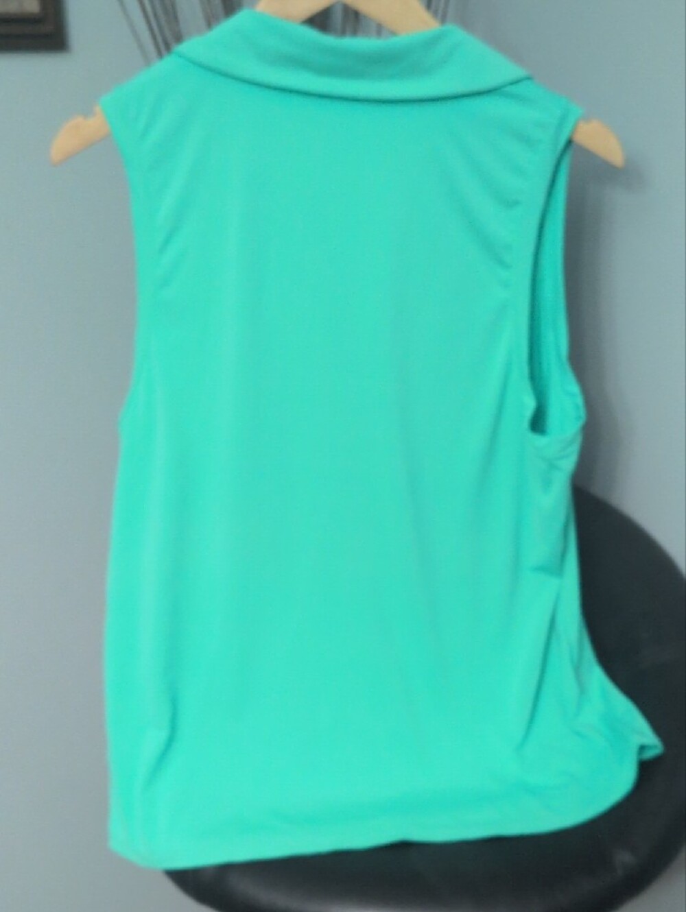 Lilly Pulitzer UPF 50+ Luxletic Alister Polo Sleeveless V-Neck Tank - Teal - Picture 6 of 9